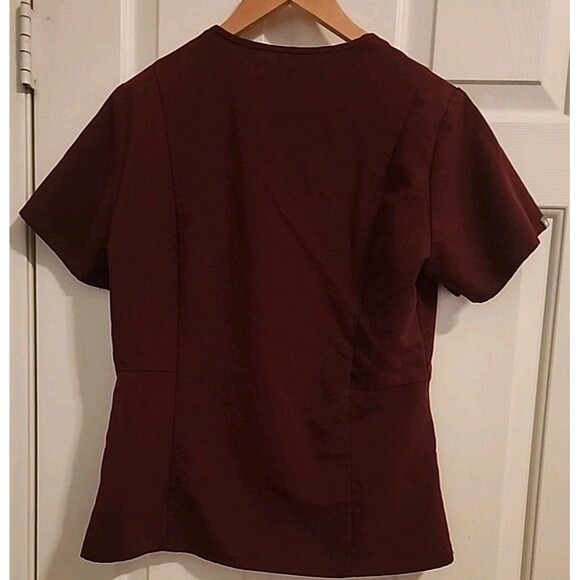 Figs Womens Scrubs Small Burgandy Top Front Pockets V-Neck - Picture 2 of 8